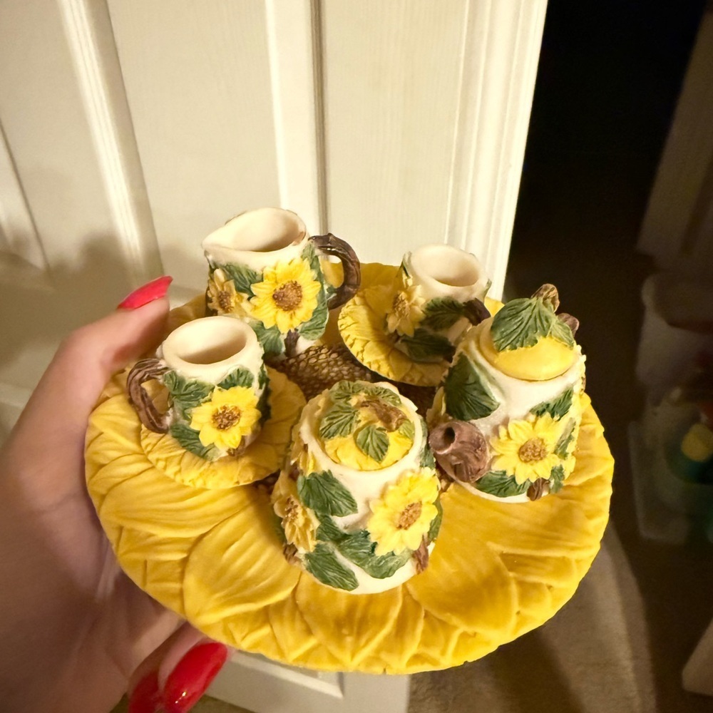 Vintage Mini Sunflower Tea Set with Yellow Floral Design